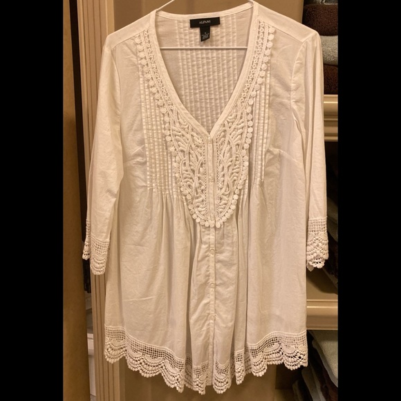 NWOT Woman’s ALFANI White Blouse - Picture 7 of 11